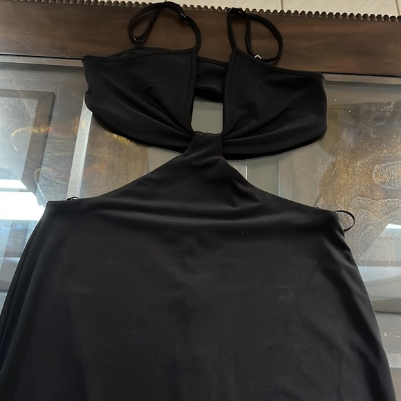 Gianni Bini
Bedford Side Cut Out Scoop Neck Sleeveless Dress - Picture 5 of 10